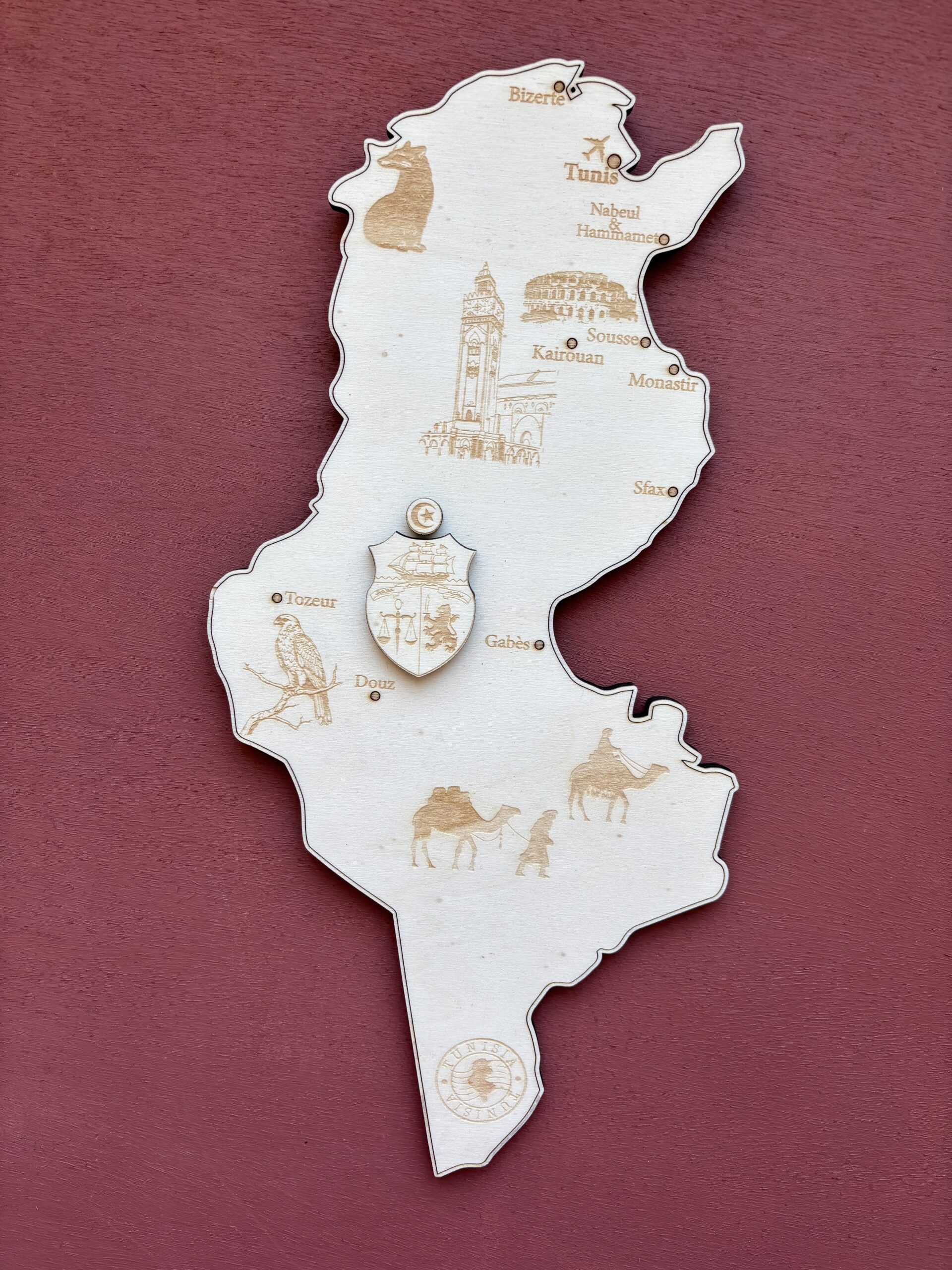 Carte de Tunisie en bois personnalisée