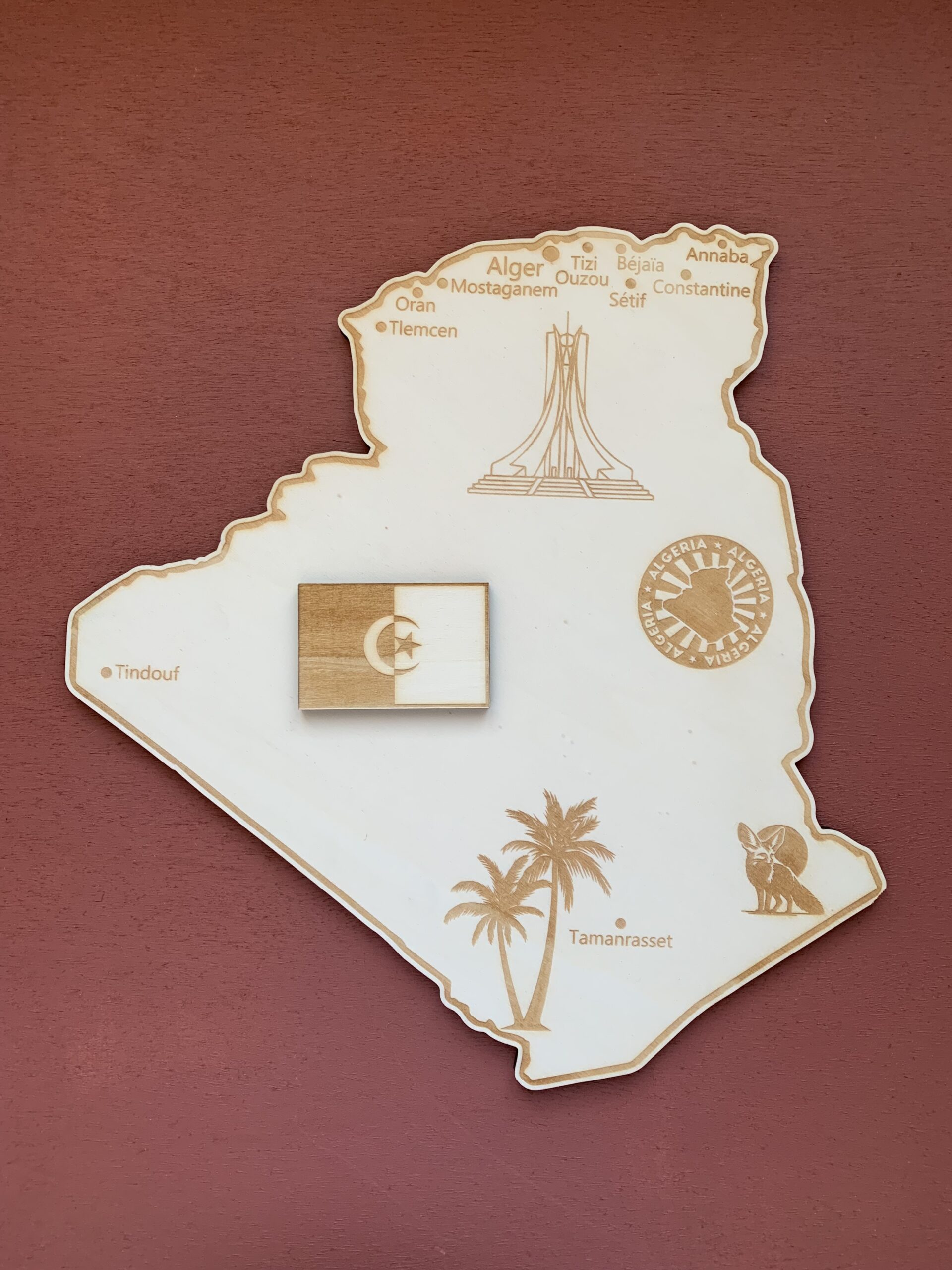 Carte de l’Algérie en bois personnalisée